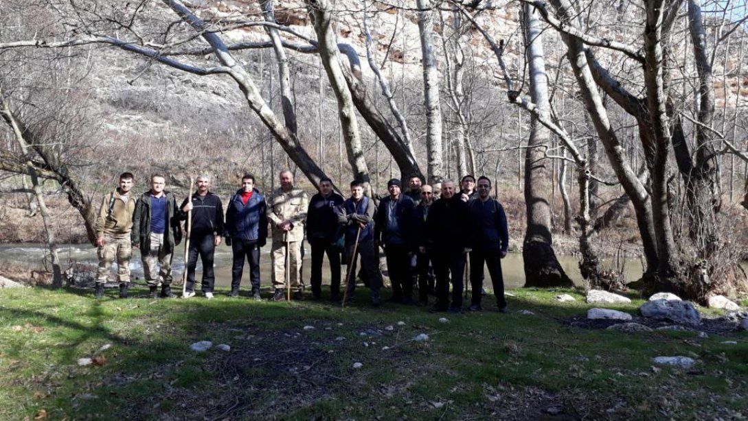 İlçe Kaymakamımız Sayın Önder ÇENGEL´in 10 Şubat 2019 tarihinde düzenlemiş olduğu doğa yürüyüşüne İlçe Milli Eğitim Müdürümüz Mehmet Nezir EREN Katıldı.