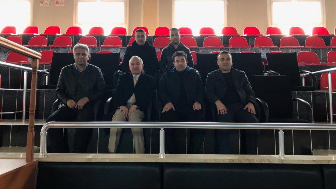 İlçe Milli Eğitim Müdürü Mehmet Nezir EREN Okullar Arası Futsal Turnuvasını İzledi.
